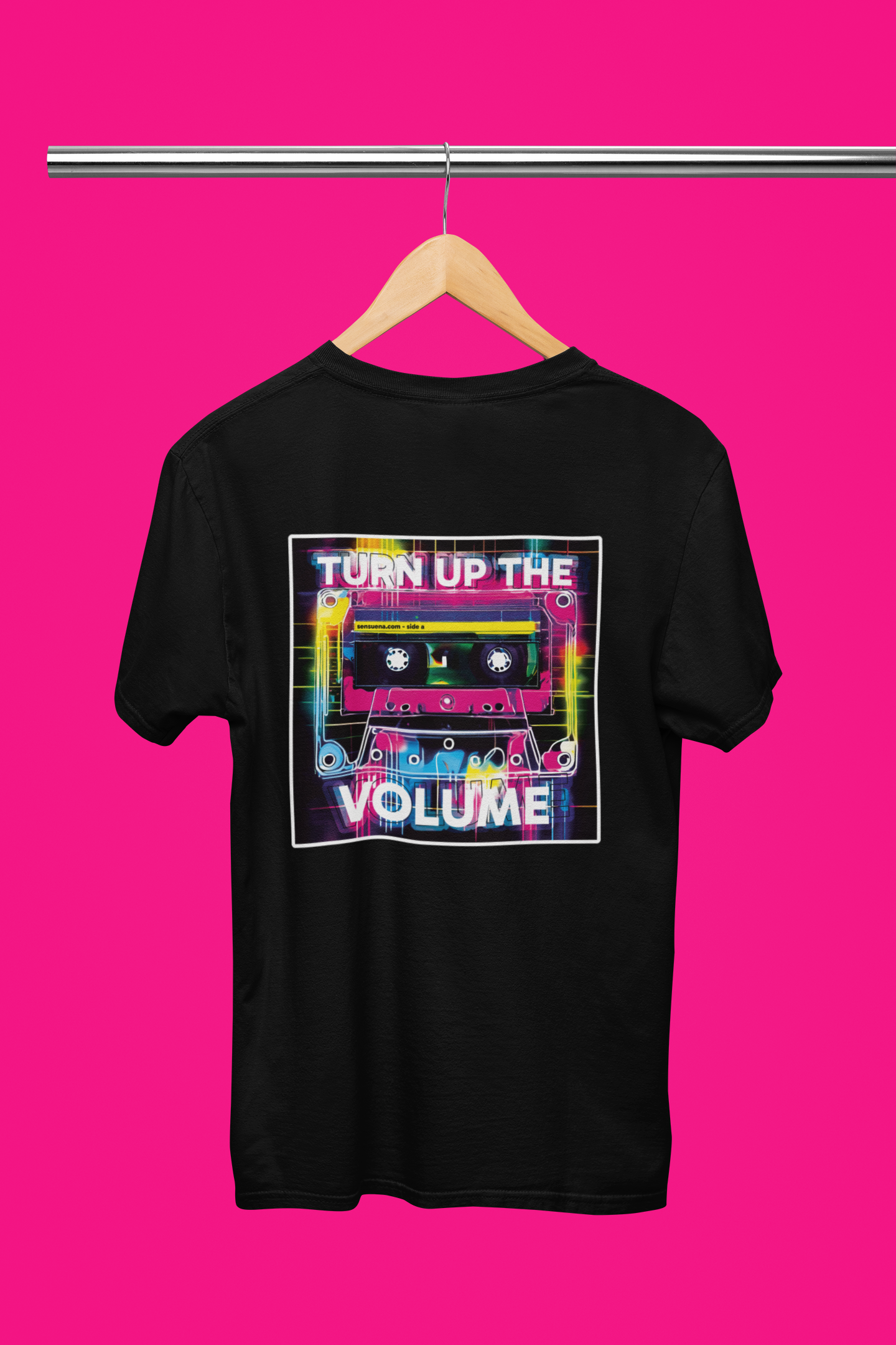 "TURN UP THE VOLUME" - BIG PRINT Premium Bio T-Shirt / klassisch, oversized