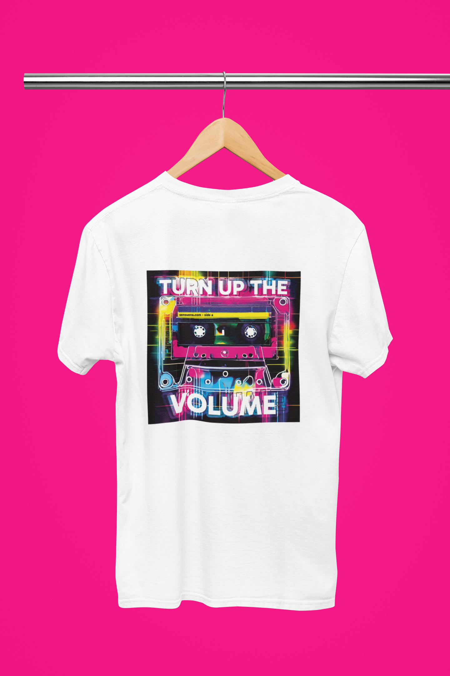 "TURN UP THE VOLUME" - BIG PRINT Premium Bio T-Shirt / klassisch, oversized